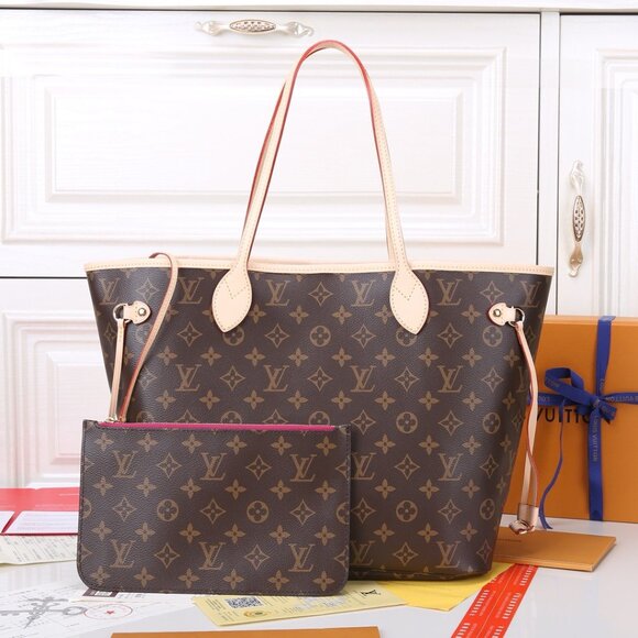 Louis Vuitton Women's Handbag/Crossbody Bag - Picture 1 of 9